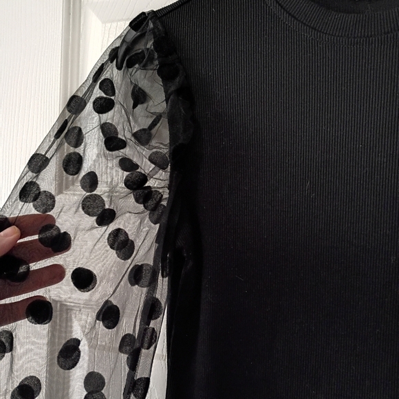 🔴Black Polka Dot Sleeve Top - Picture 4 of 5